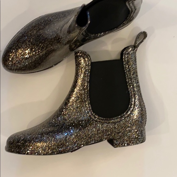 report slicker chelsea rain bootie